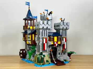 Thumbnail 2 of 10 for Alliance Castle - Alternate Build of 31120 + 31168 Medieval Castles