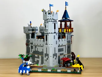Thumbnail 3 of 10 for Alliance Castle - Alternate Build of 31120 + 31168 Medieval Castles