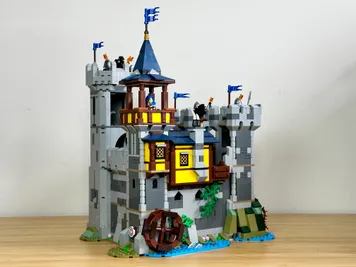 Thumbnail 4 of 10 for Alliance Castle - Alternate Build of 31120 + 31168 Medieval Castles