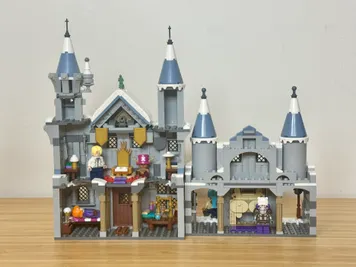 Thumbnail 4 of 10 for Medieval Winter Town Book Nook - Alternate Build of 75645 Battle at Drum Castle